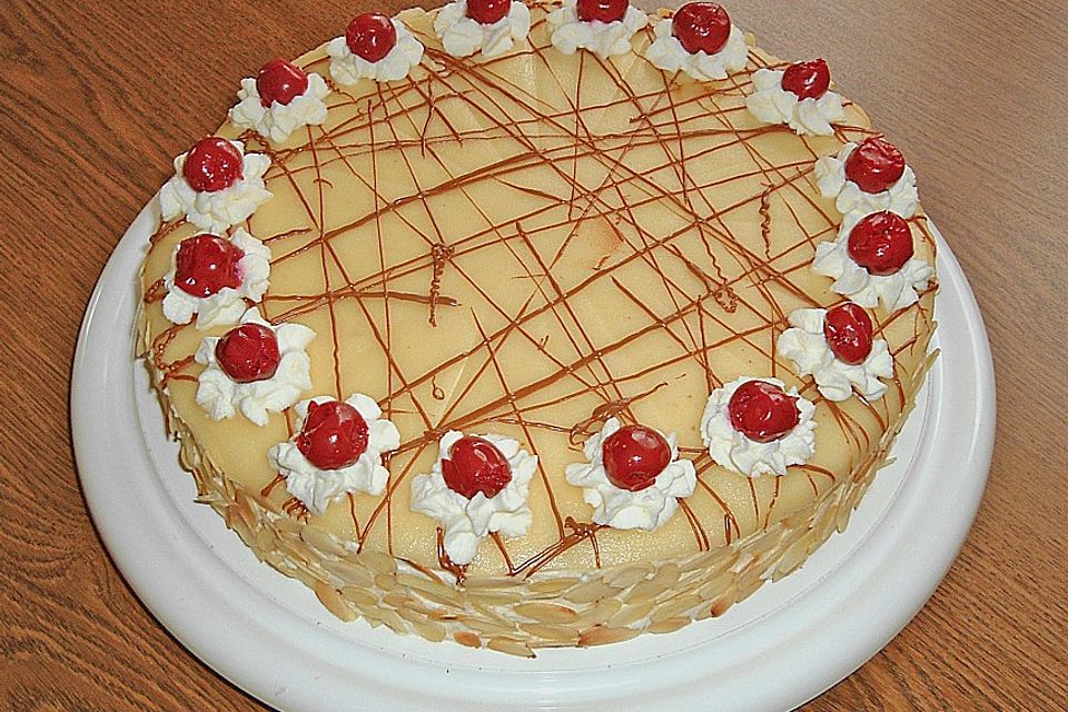 Kirsch - Mandel - Torte