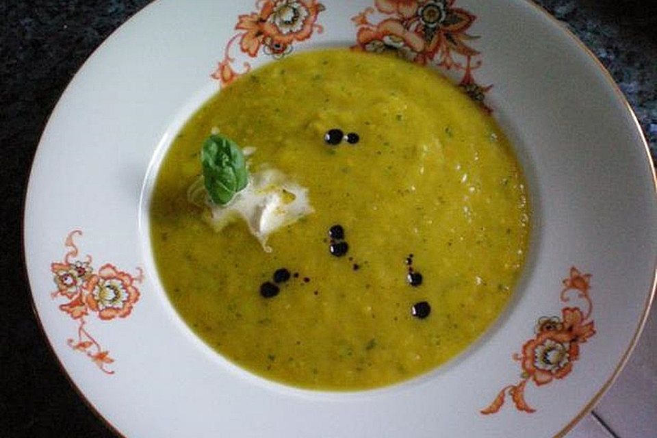 Kürbis - Zucchini - Suppe