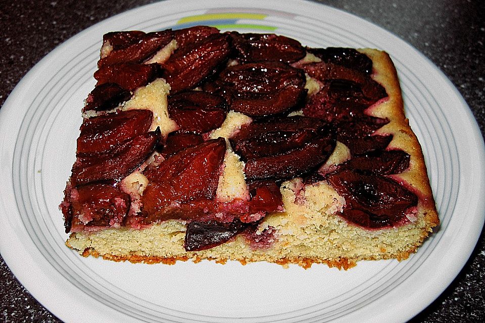 Joghurt - Blechkuchen mit Zwetschgen