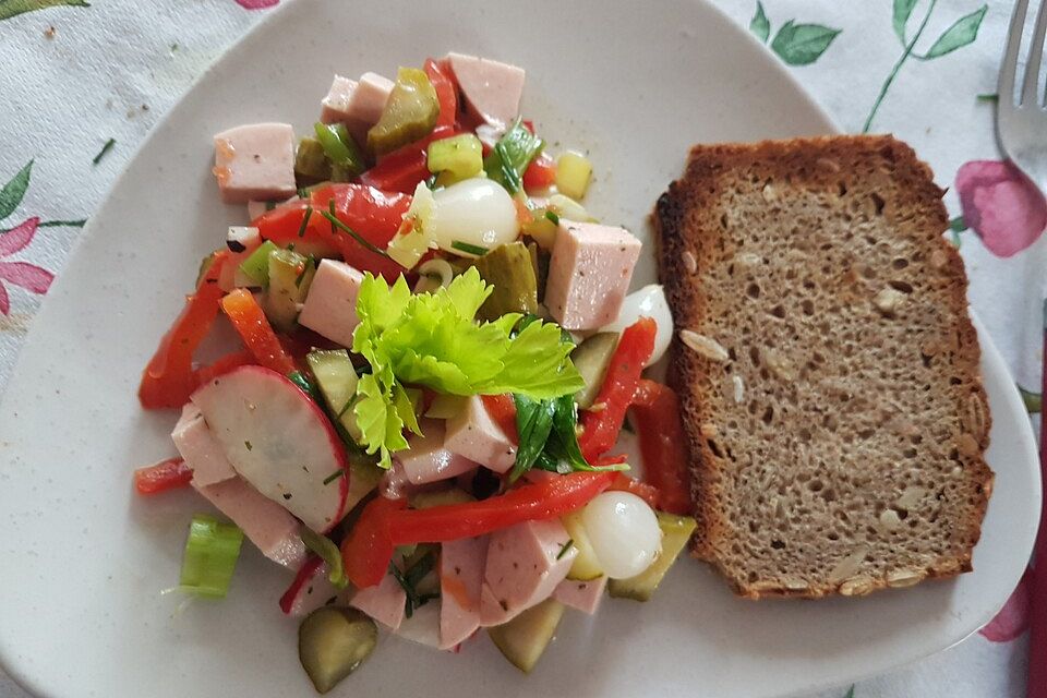 Deftiger Fleischwurstsalat