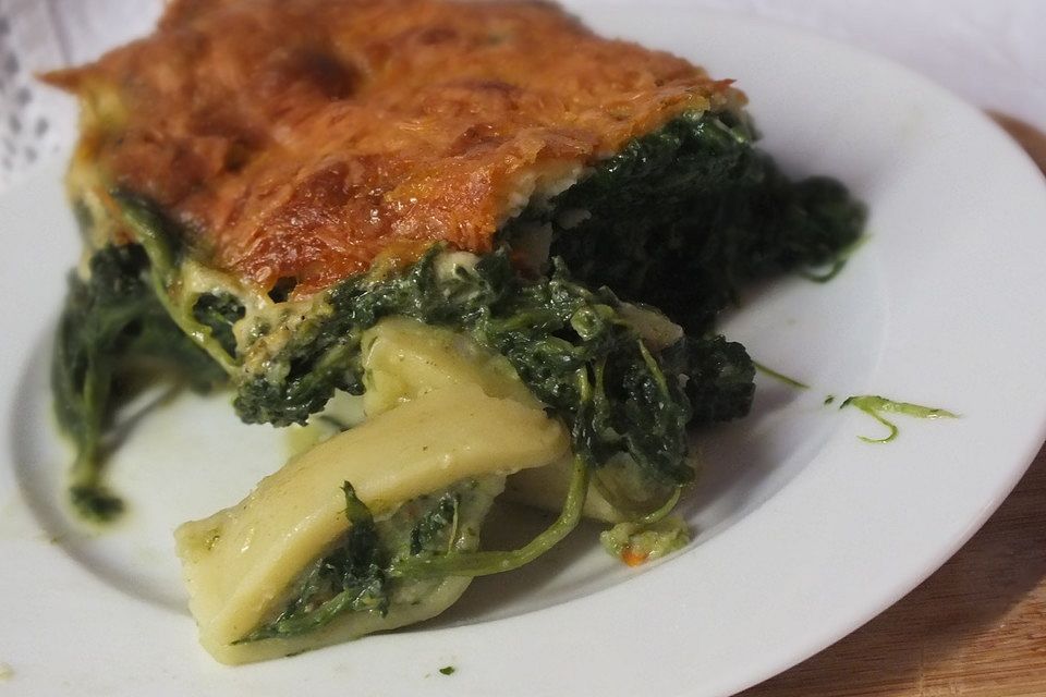 Überbackene Maultaschen mit Blattspinat