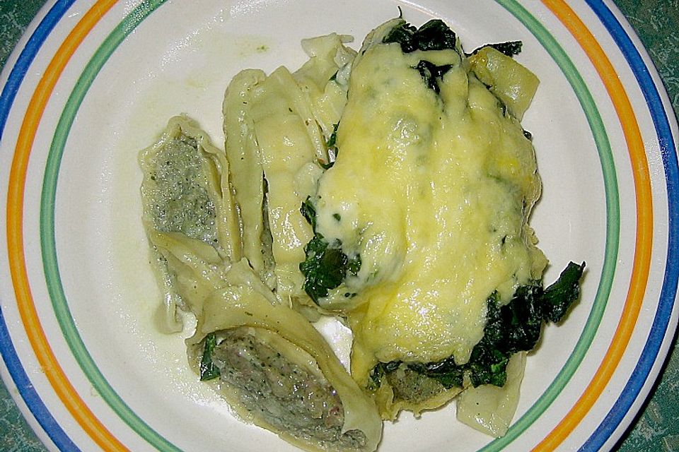 Überbackene Maultaschen mit Blattspinat