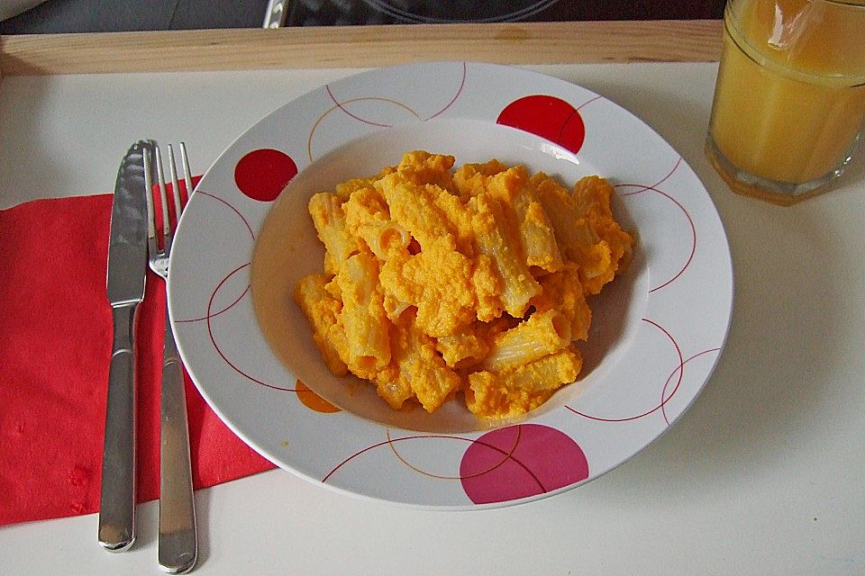 Tortiglioni mit Karottenpüree