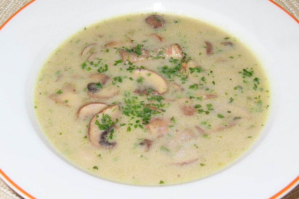 Pilzsuppe nach Jägerart