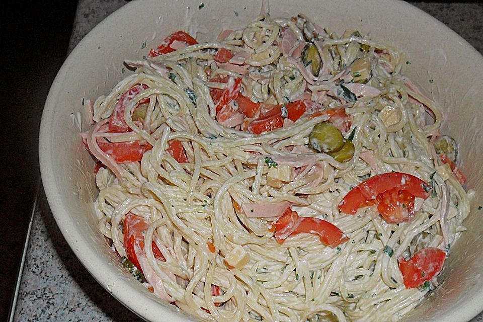 Spaghetti - Mortadella Salat