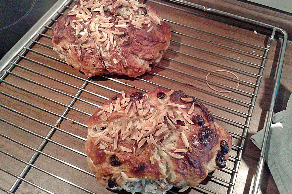 Hefebrötchen mit Cranberries