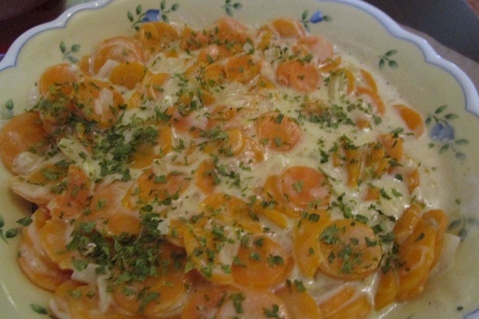 Karotten in weißer Sauce