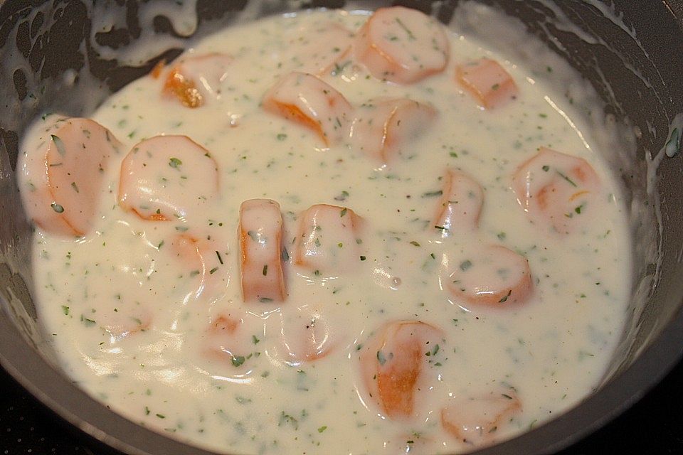 Karotten in weißer Sauce