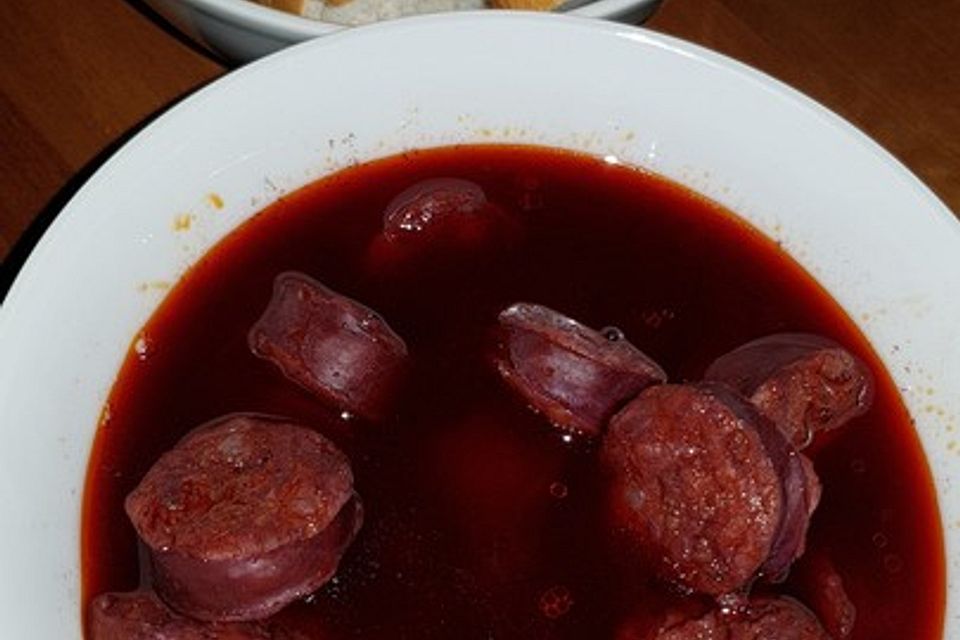 Chorizo in Rotwein