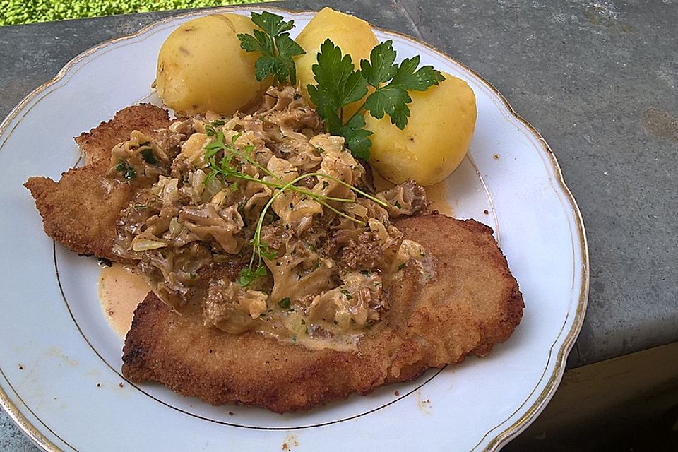 Fette Henne in Sahnesauce