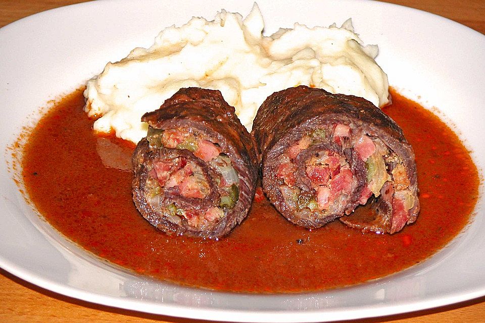 Rouladen in Rotweinsauce