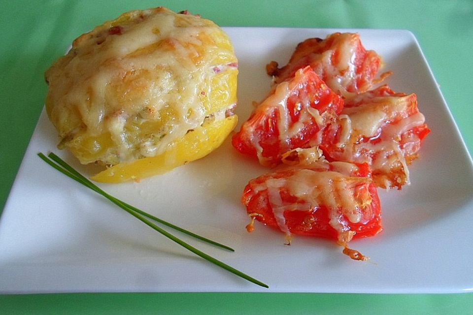 Fächerkartoffeln mit gebackenen Tomaten