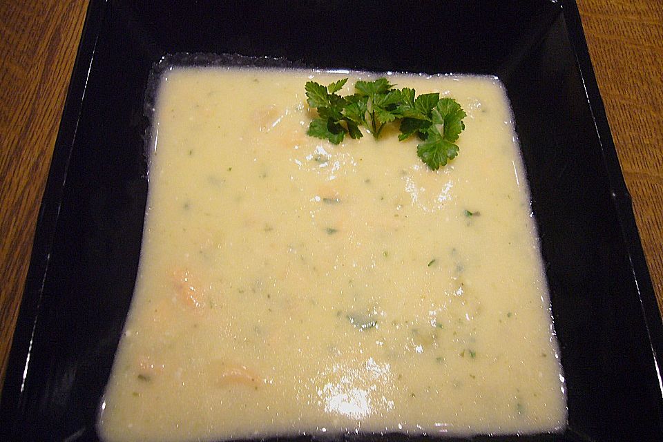 Lauch - Kartoffelsuppe mit Lachs