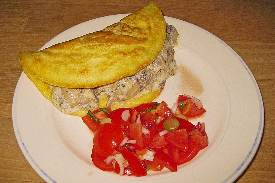 Gefüllte Pfannkuchen mit Salat