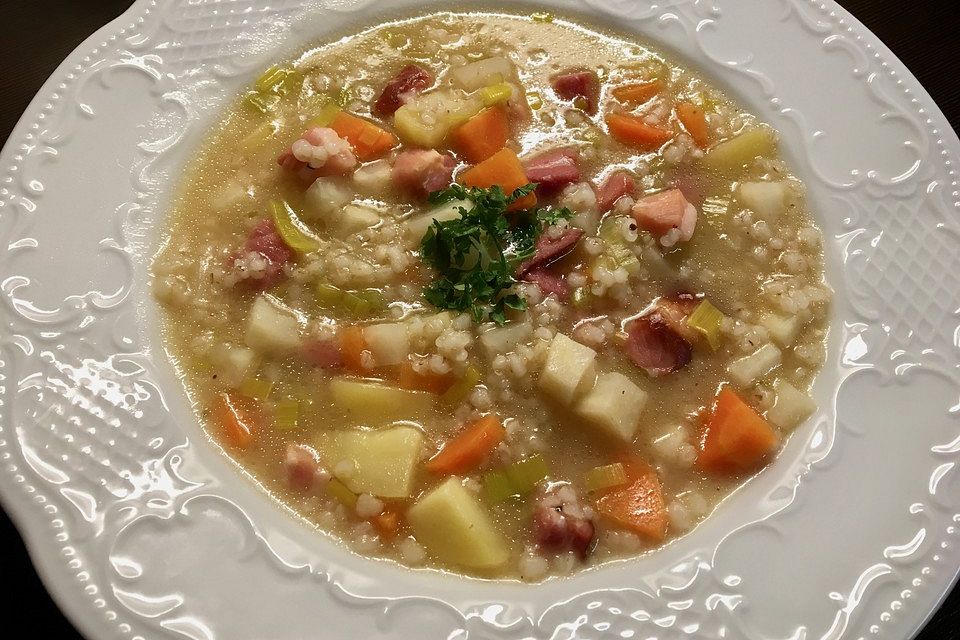 Südtiroler Gerstsuppe (Graupensuppe, Gerstensuppe)