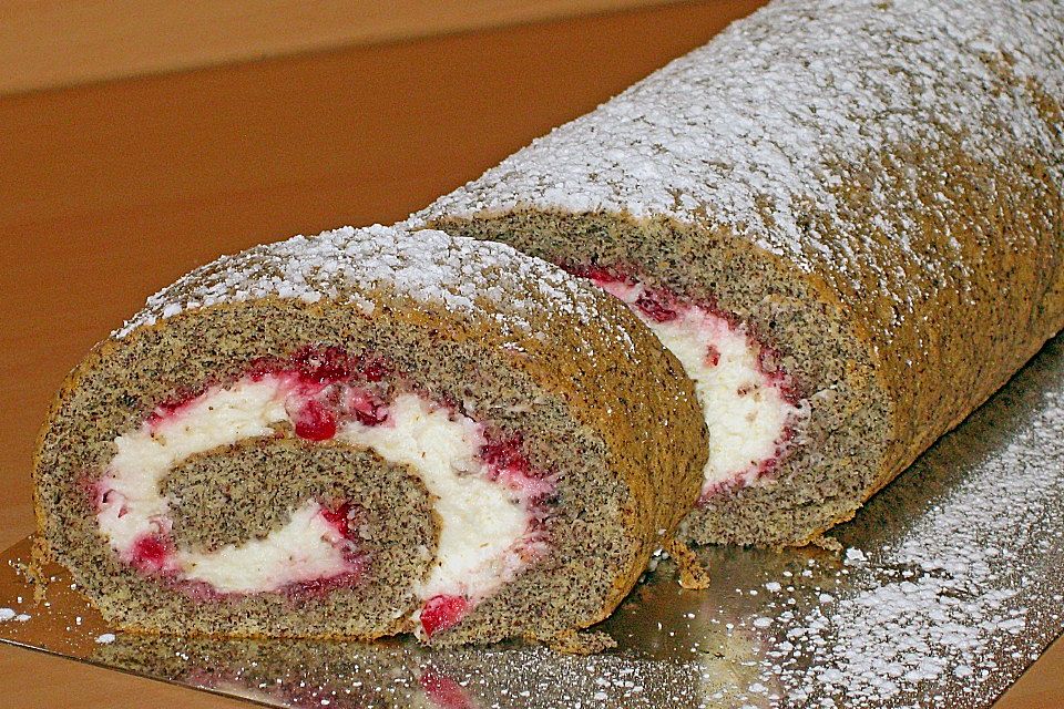 Mohn - Preiselbeer Roulade