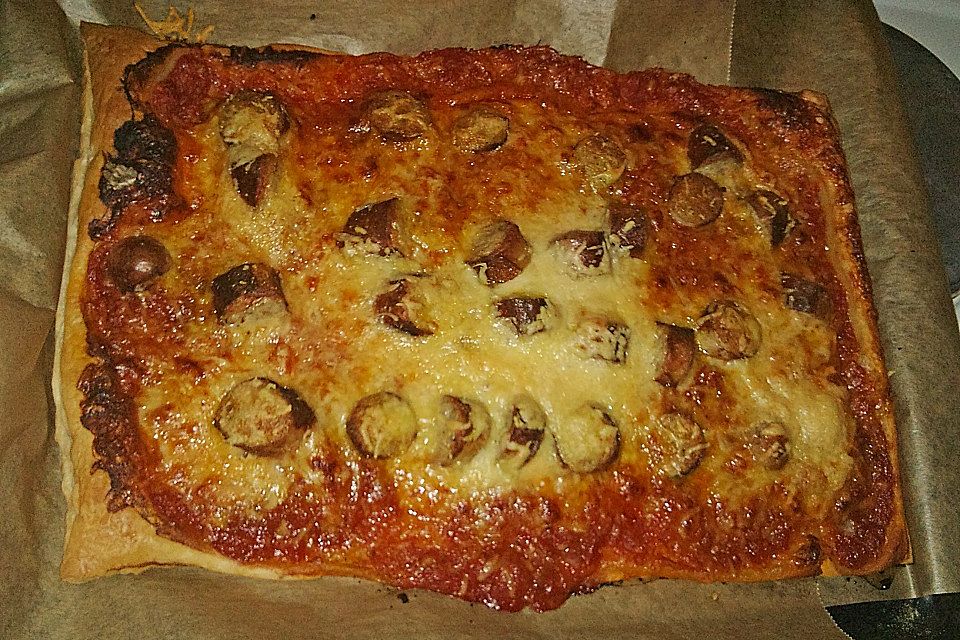 Currywurstpizza