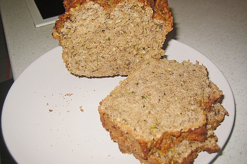 Zucchini - Haselnuss - Vollkornbrot