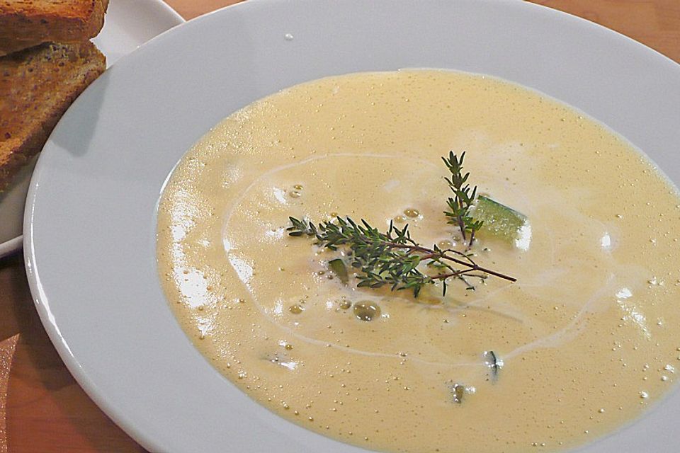 Zucchini - Knoblauch Suppe