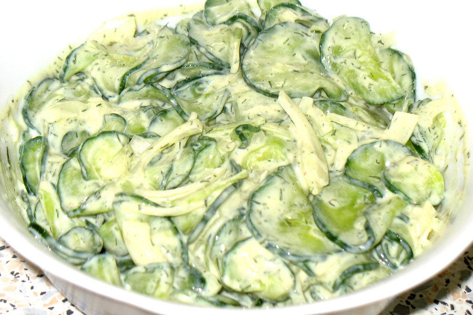 Gurkensalat mit Dill