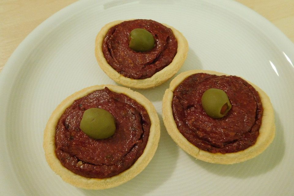 Tarteletts mit Tomatencremefüllung