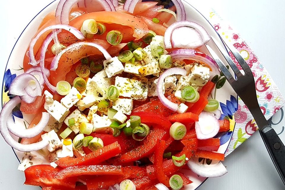 Paprika - Zwiebel - Salat