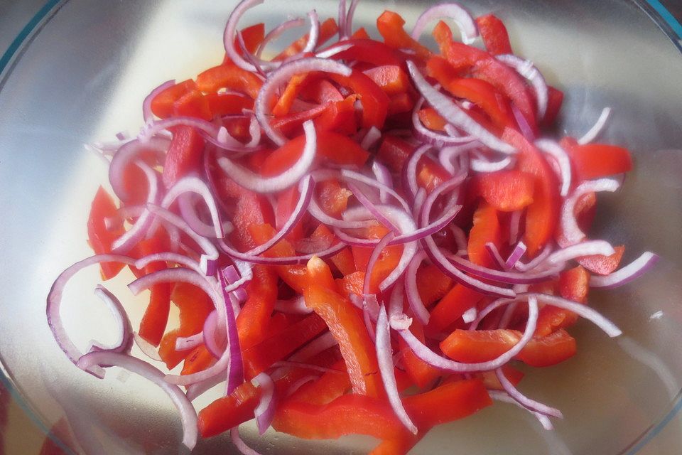 Paprika - Zwiebel - Salat