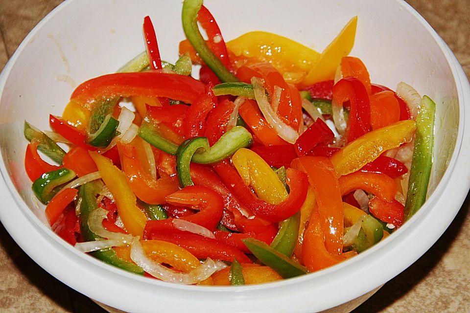 Paprika - Zwiebel - Salat