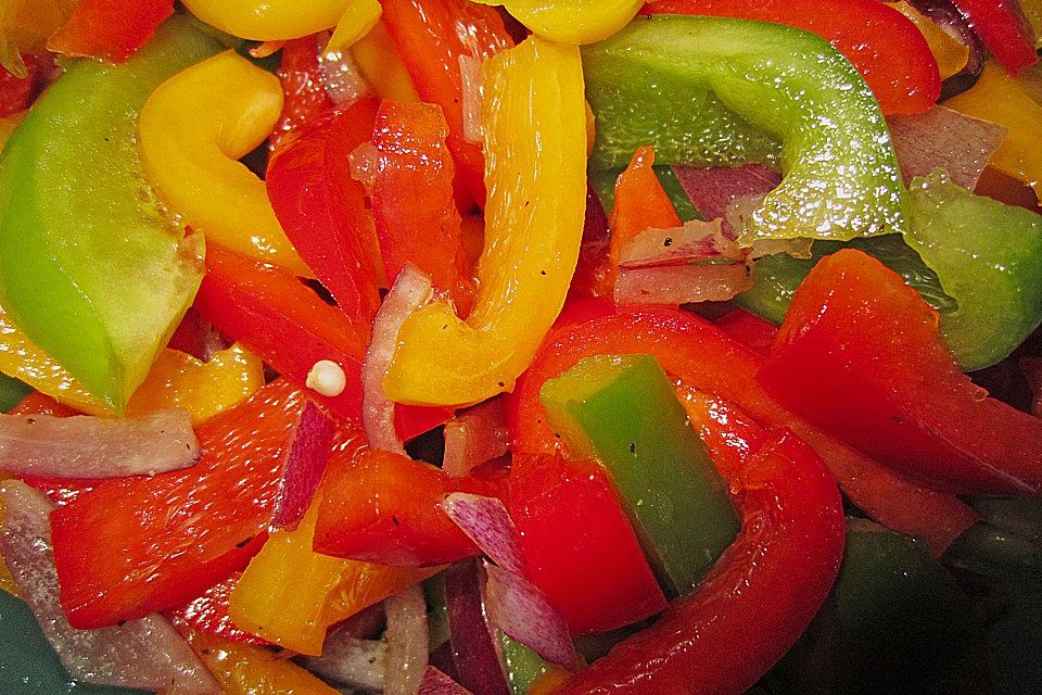 Paprika - Zwiebel - Salat