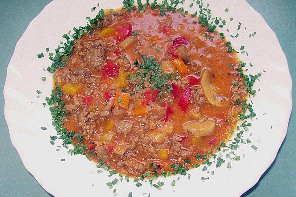 Paprika-Hackfleischsuppe