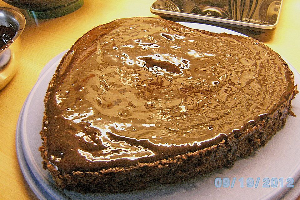 Schokoladenkuchen mit cremiger Ganache