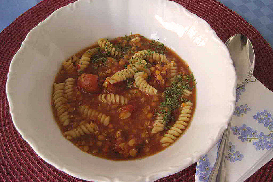 Rote Linsen - Nudelsuppe