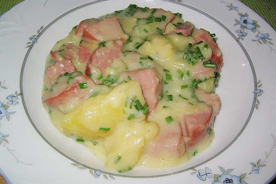 Petersilienkartoffeln mit Fleischwurst