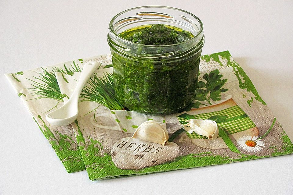 Petersilien - Pesto mit Haselnüssen