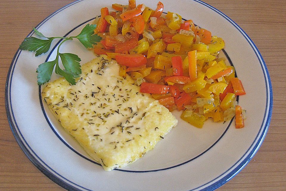 Mediterranes Paprikagemüse mit Grillkäse