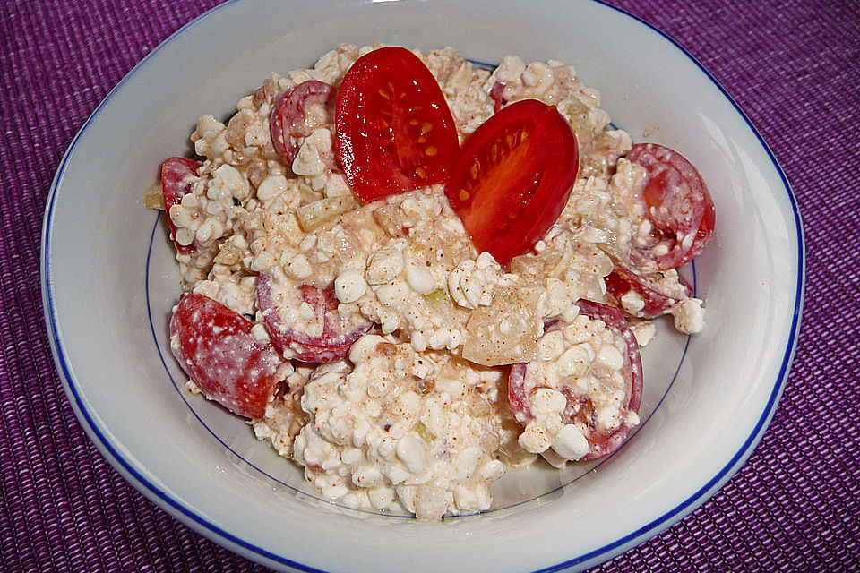 Hüttenkäse - Kirschtomatensalat