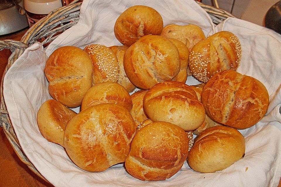 Buttermilchbrötchen mit Vorteig