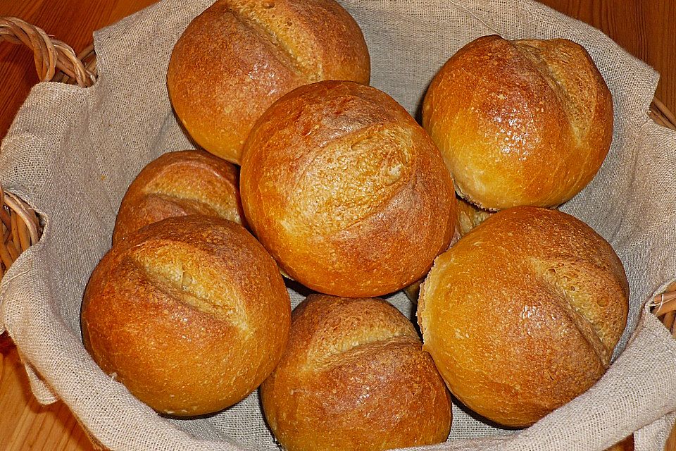 Buttermilchbrötchen mit Vorteig