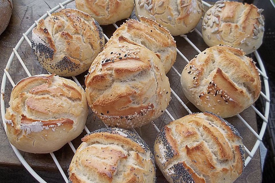 Buttermilchbrötchen mit Vorteig