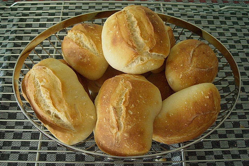 Buttermilchbrötchen mit Vorteig