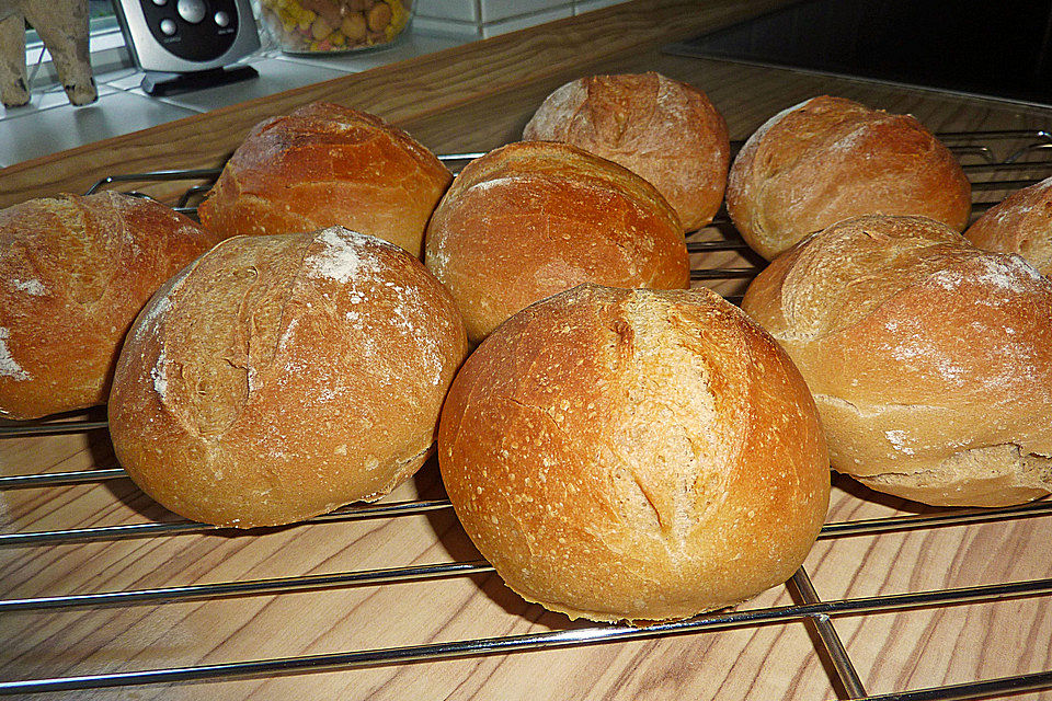 Buttermilchbrötchen mit Vorteig