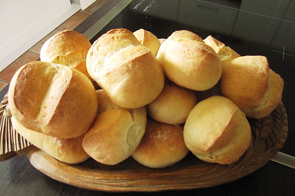 Buttermilchbrötchen mit Vorteig