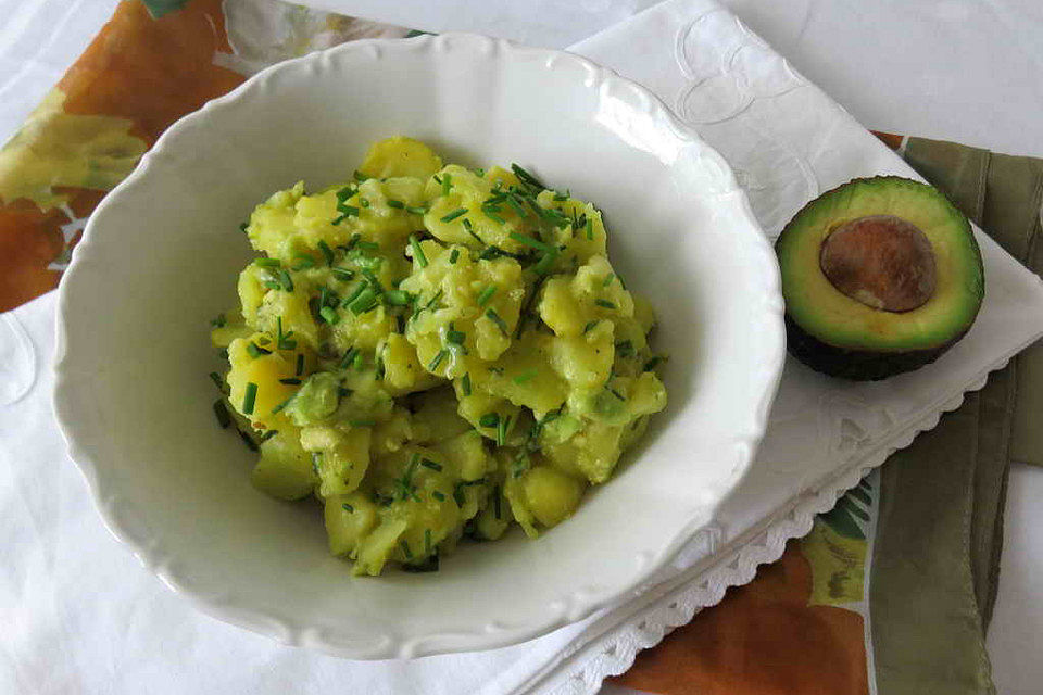 Kartoffelsalat mit Avocado