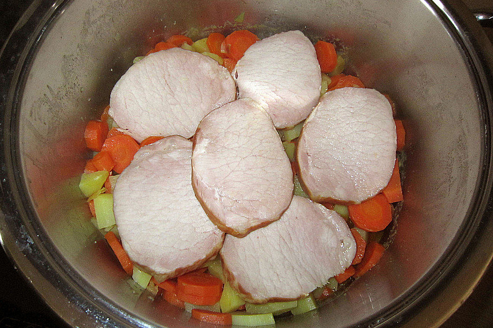 Kasselerlachs auf deutschem Gartengemüse