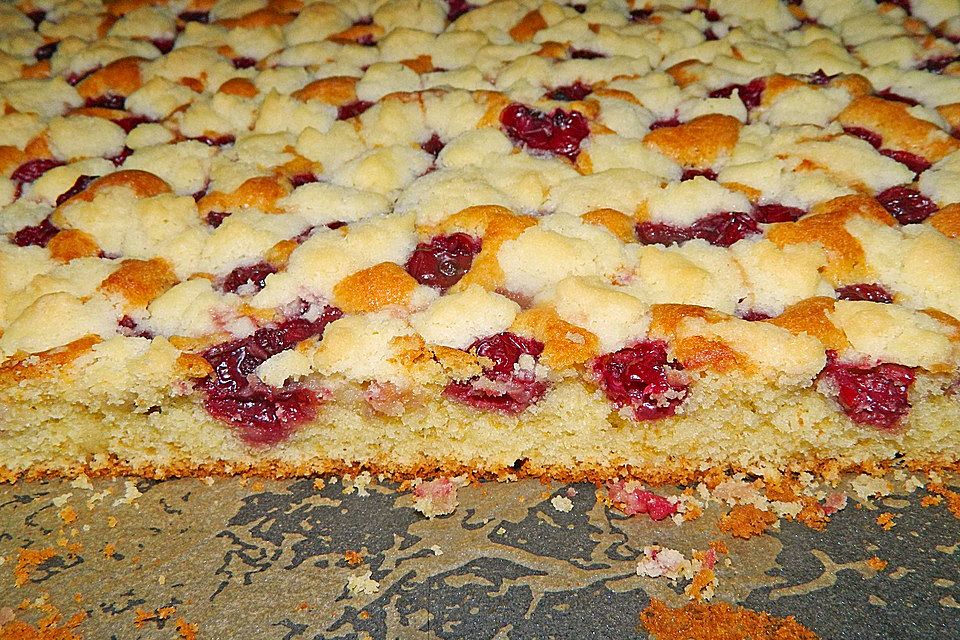 Kirschkuchen mit Streuseln