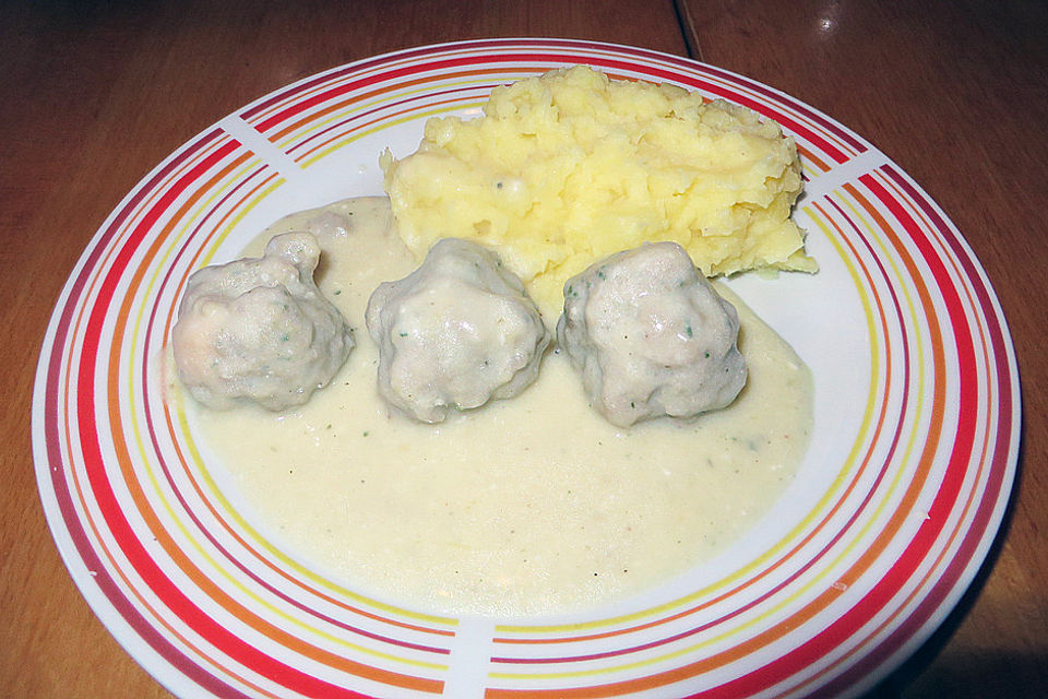 Fleischklopse mit Meerrettichsoße