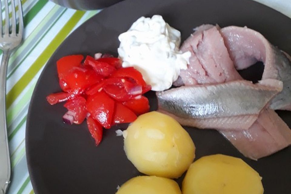 Rauchmatjes mit drei Dips