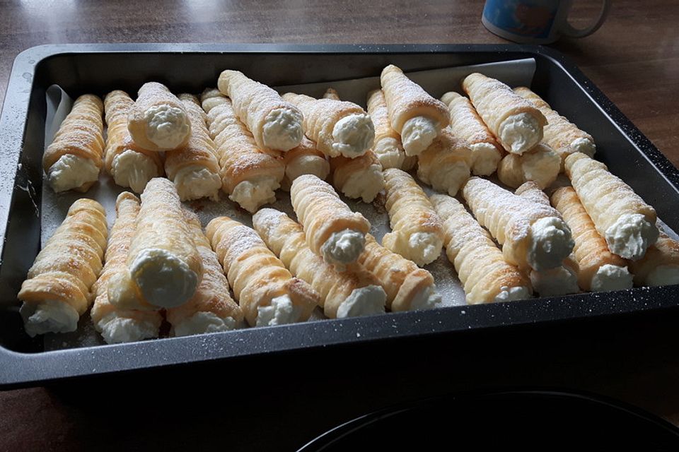 Schaumrollen mit Vanillecreme