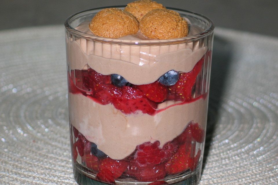 Mascarponecreme mit Waldbeeren