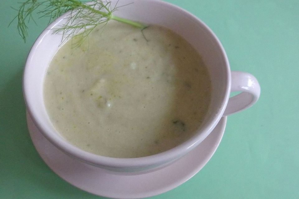 Fenchelsuppe mit Parmesan